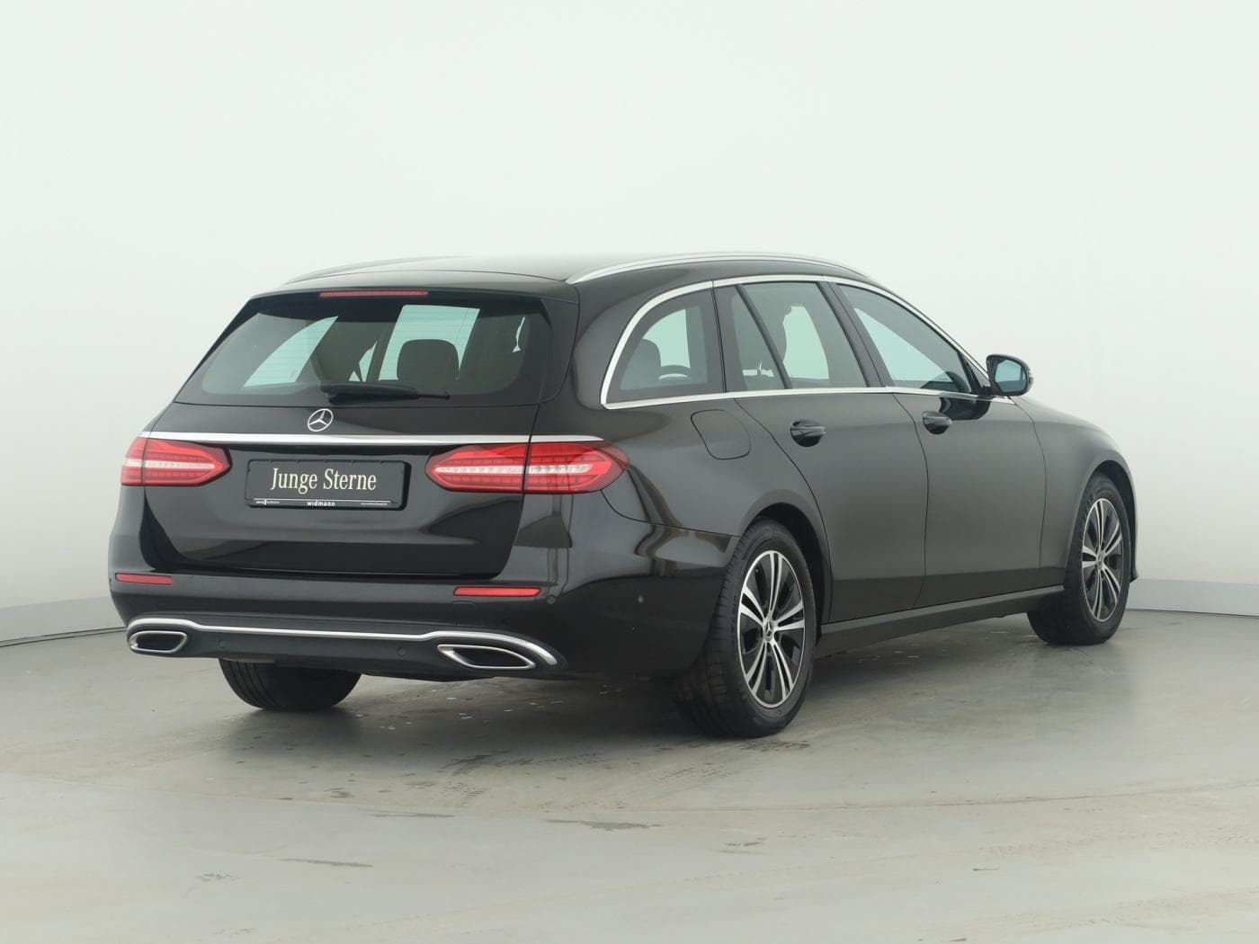 Mercedes-Benz E 220 d T Bild 2