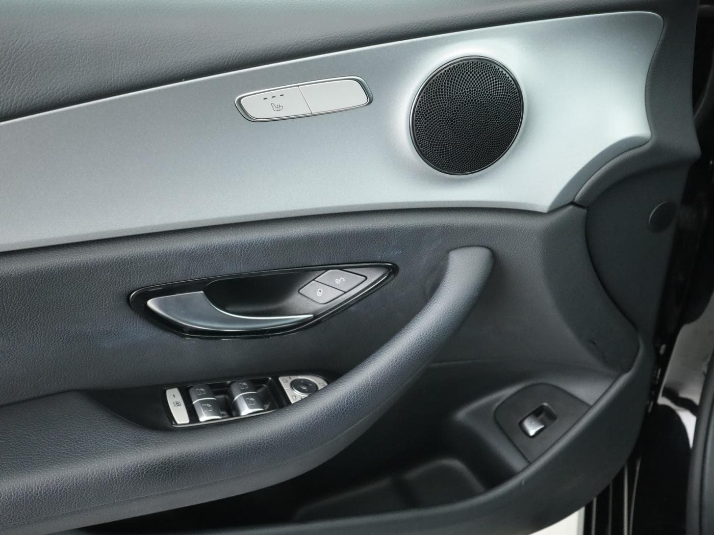 Mercedes-Benz E 220 d T Bild 20