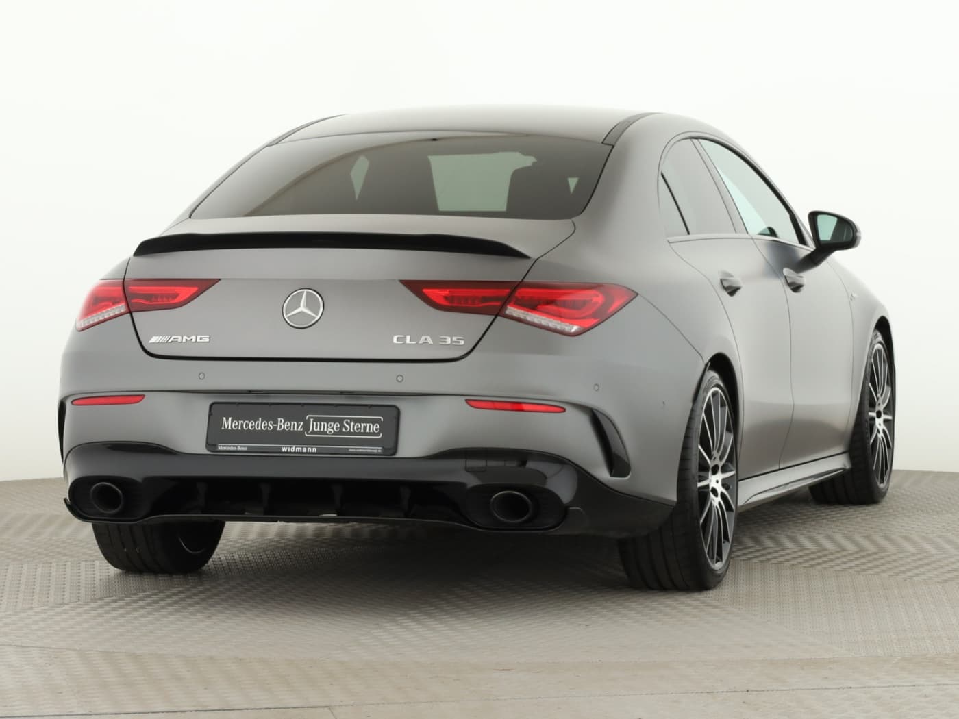 Mercedes-Benz CLA 35 AMG 4M Bild 2