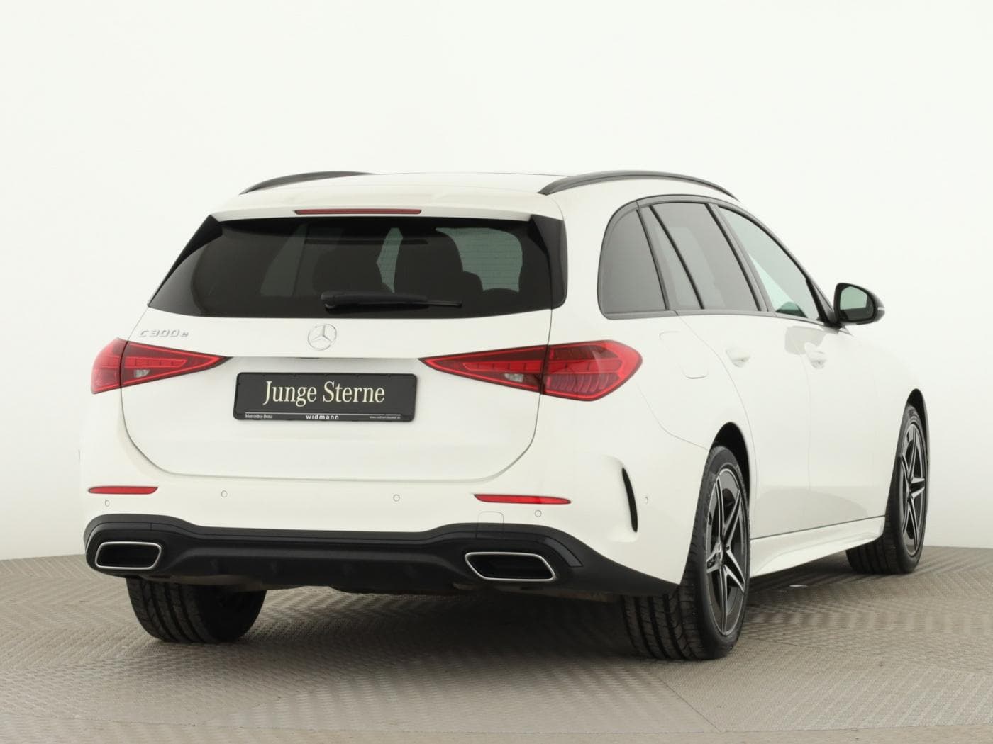 Mercedes-Benz C 300 e T Bild 2