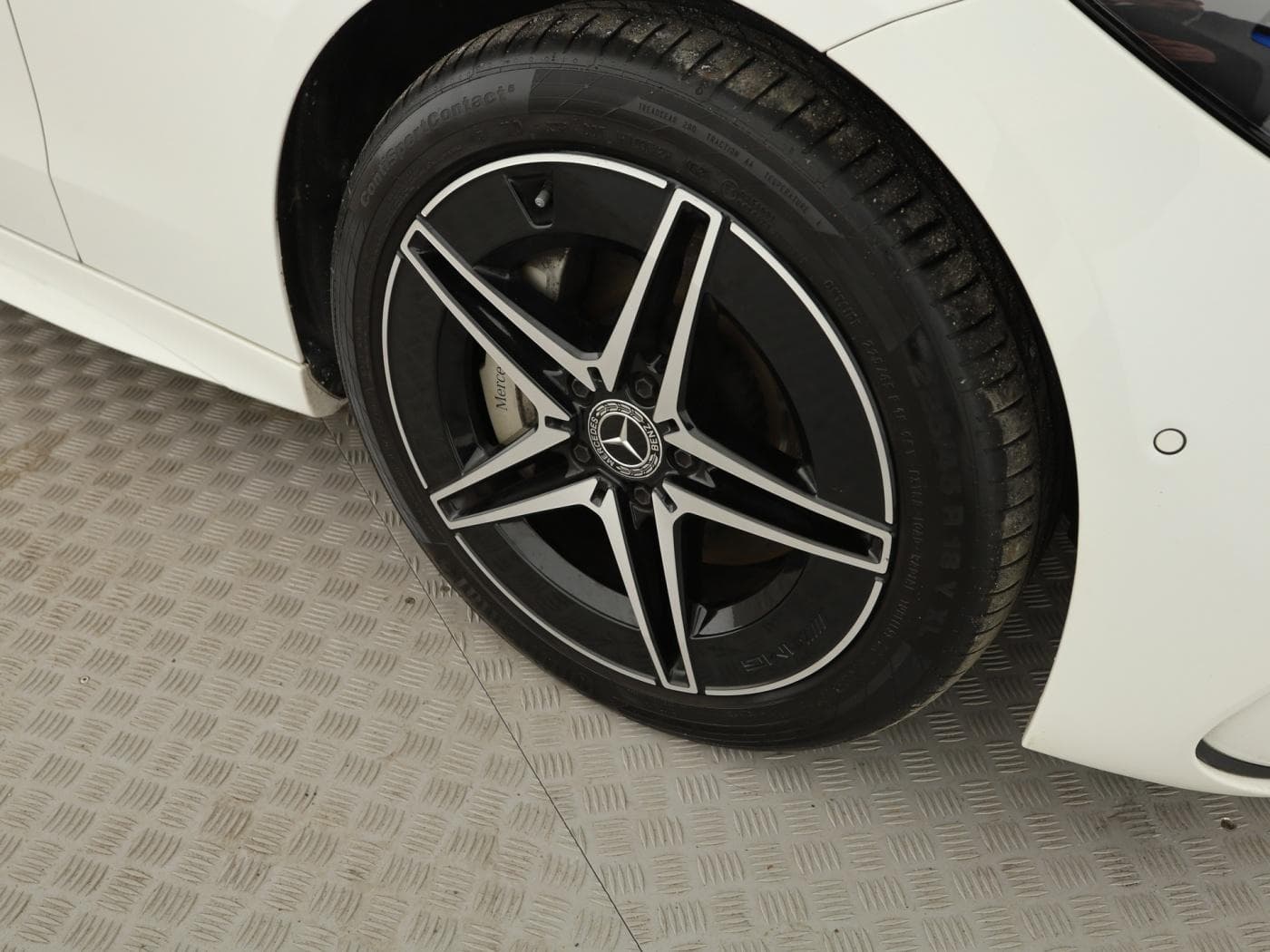 Mercedes-Benz C 300 e T Bild 22