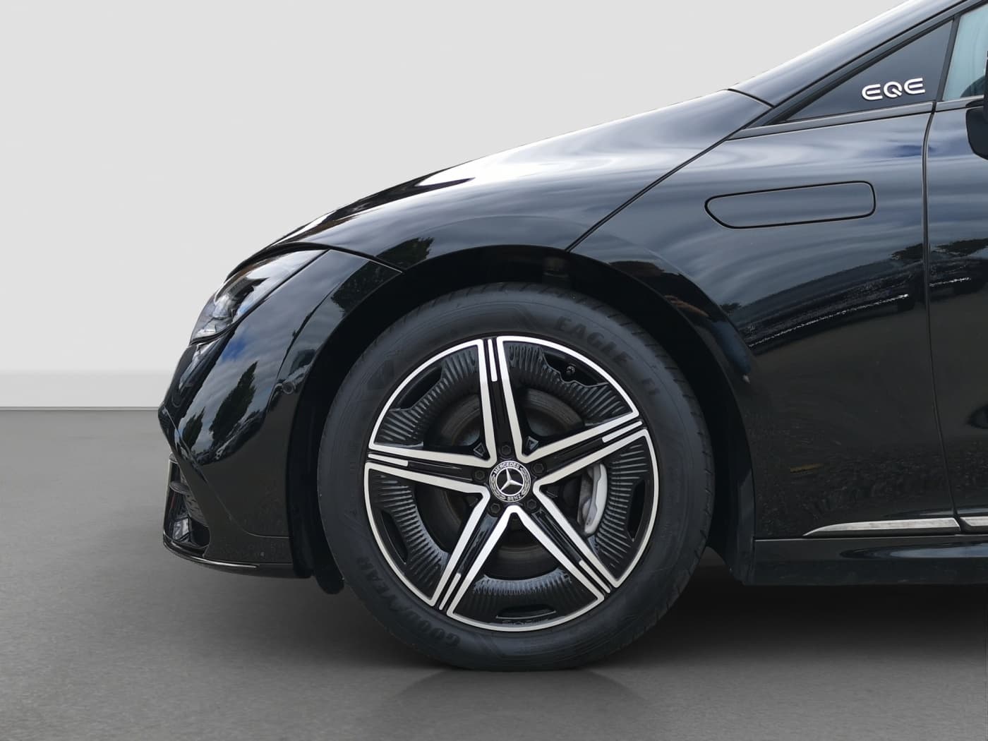 Mercedes-Benz EQE 350 4M Bild 19