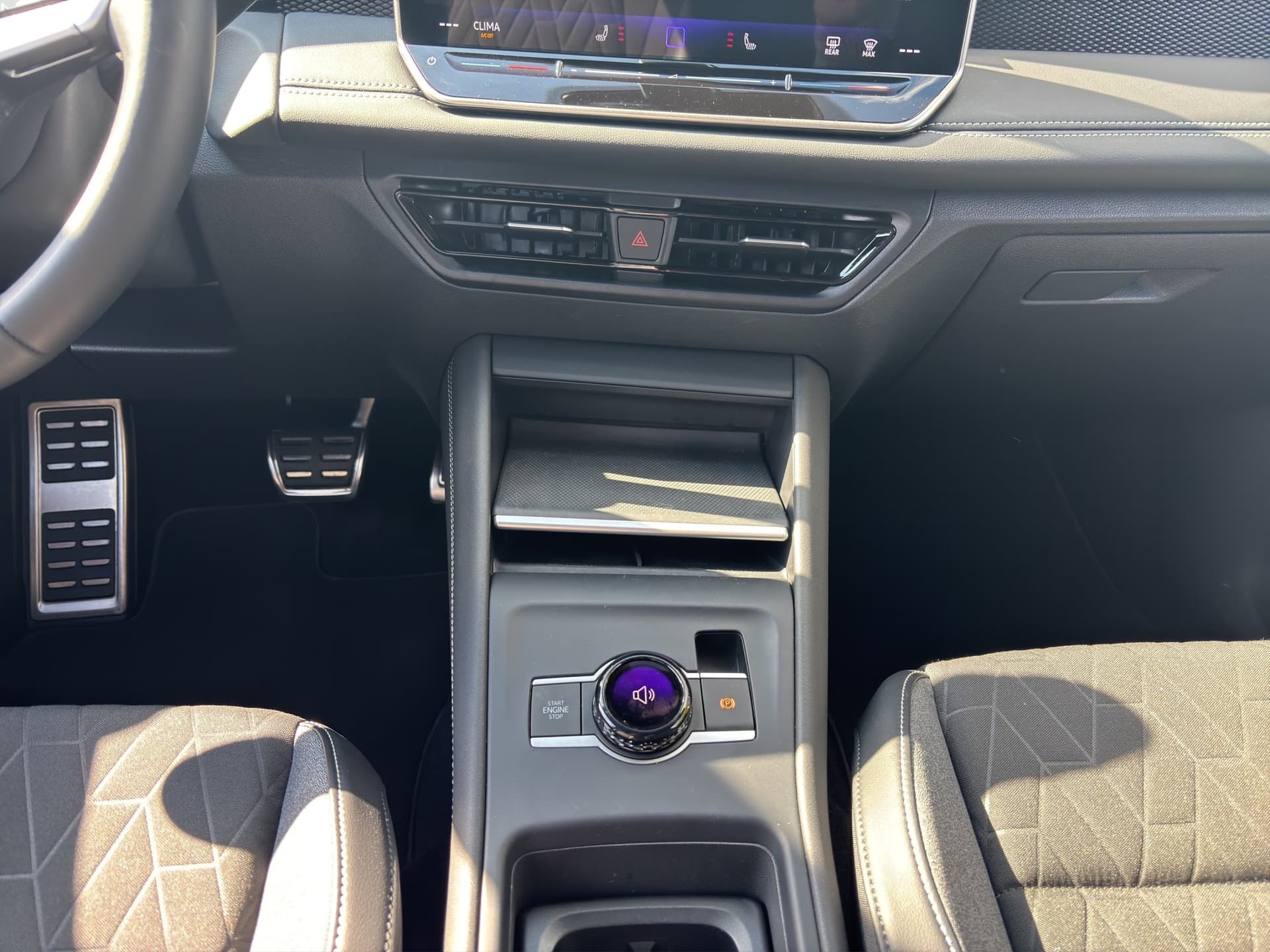 Volkswagen Tiguan GOAL 1.5 eTSI 150PS DSG AHK NAVI ACC Kamera Bild 12