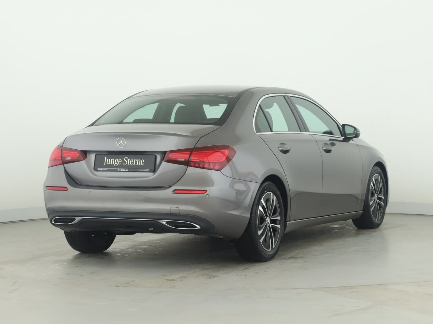 Mercedes-Benz A 180 d Lim Bild 2