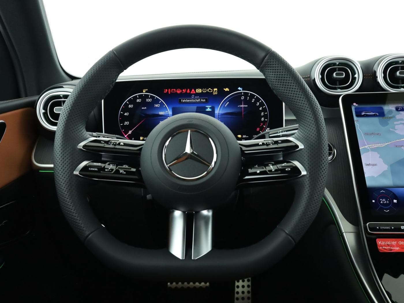 Mercedes-Benz GLC 300 e 4MATIC mit EQ Hybrid Technologie Bild 11