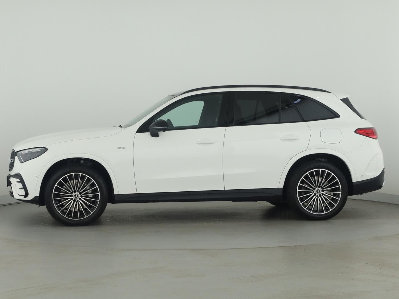 Mercedes-Benz GLC 300 e 4MATIC mit EQ Hybrid Technologie Bild 7