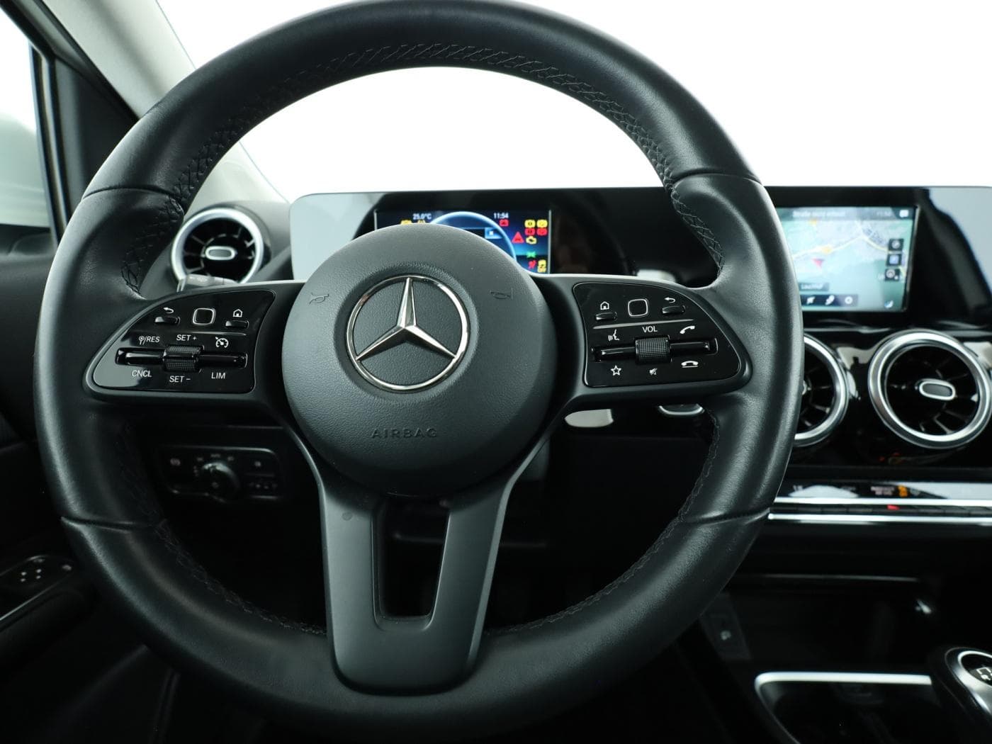 Mercedes-Benz B 180 d Bild 11