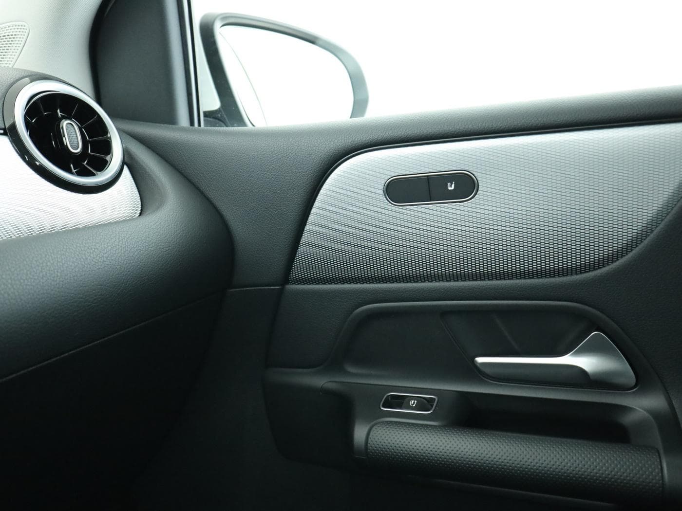 Mercedes-Benz B 180 d Bild 16