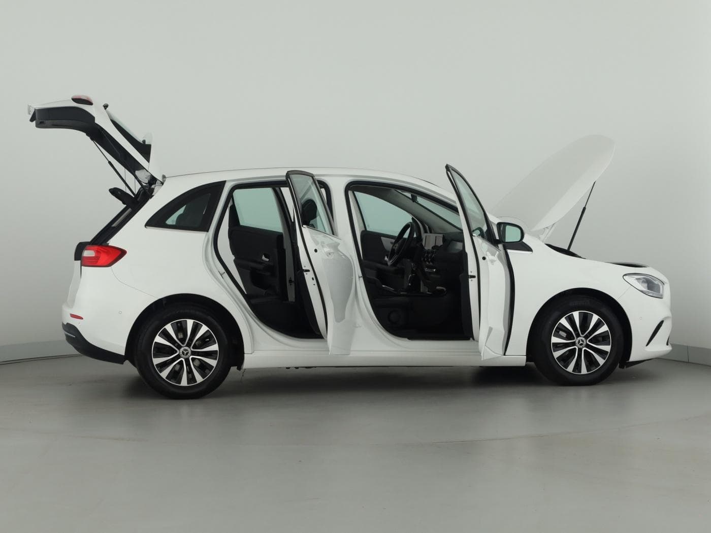 Mercedes-Benz B 180 d Bild 8