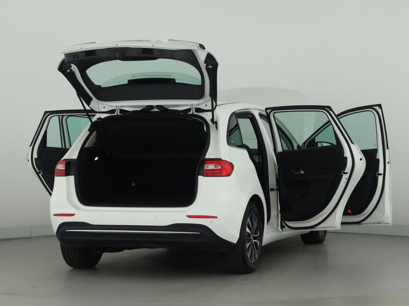 Mercedes-Benz B 180 d Bild 9
