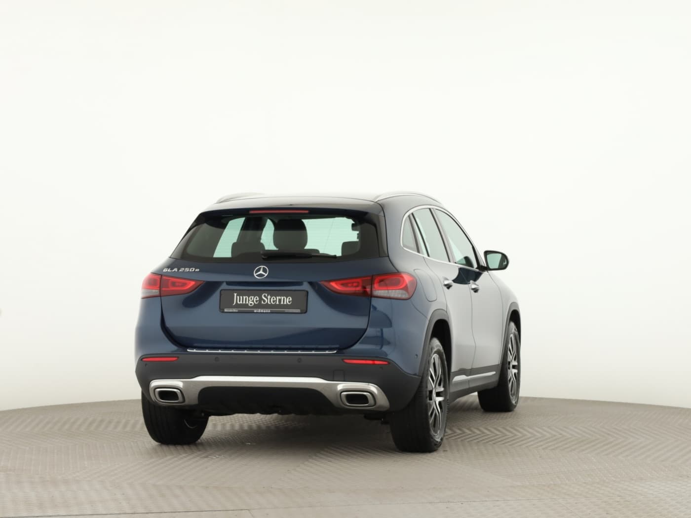 Mercedes-Benz GLA 250 e Bild 2