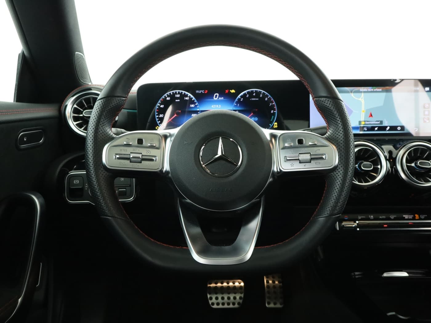 Mercedes-Benz CLA 250 e SB Bild 11