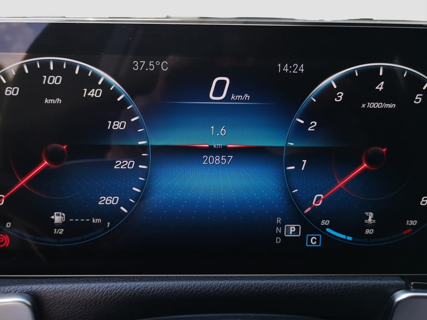 Mercedes-Benz GLB 200 Bild 11