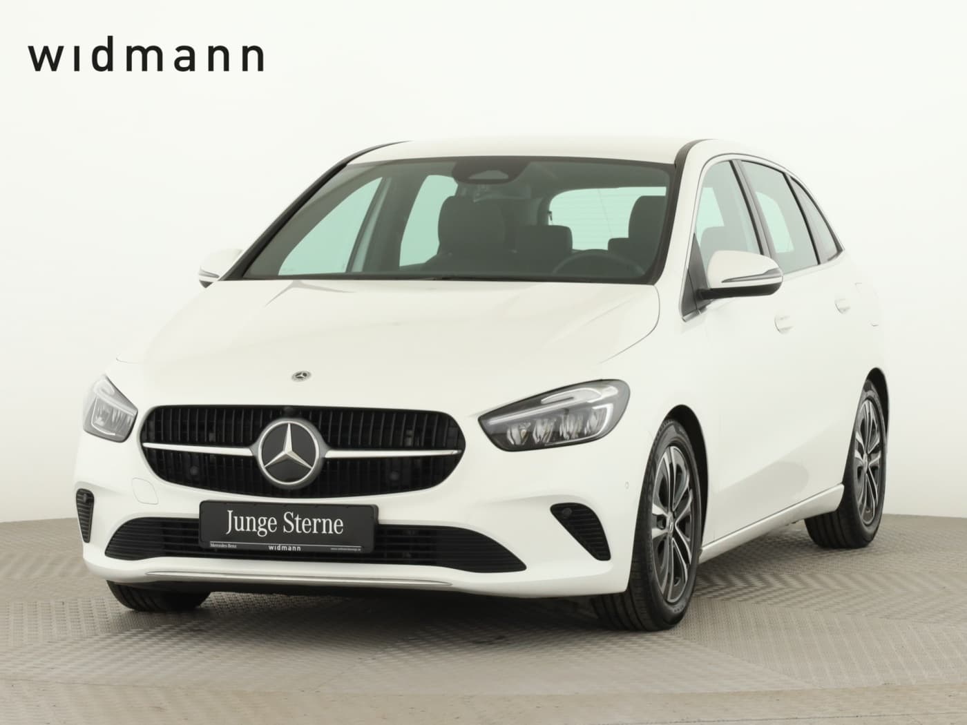 Mercedes-Benz B 180