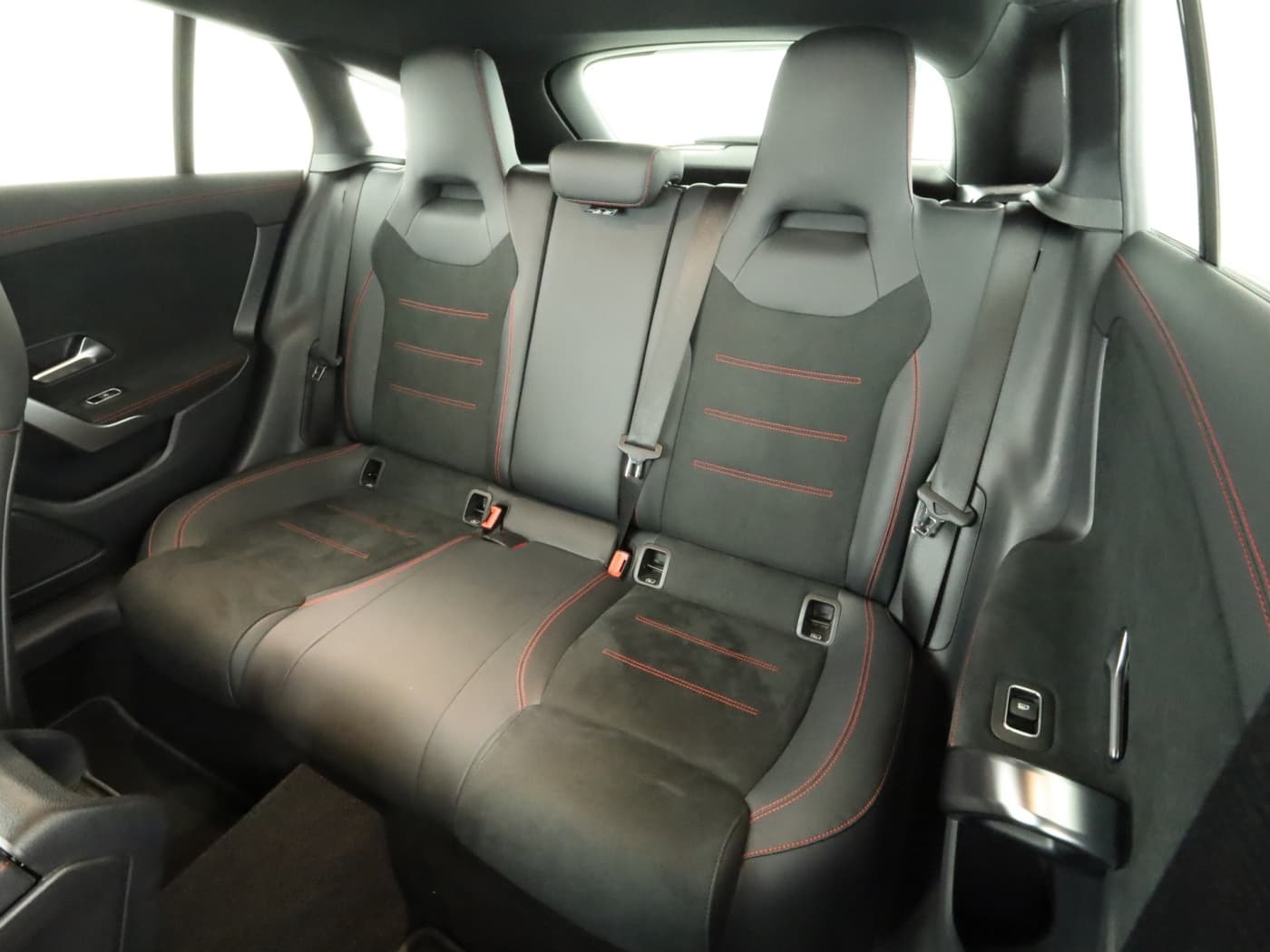 Mercedes-Benz CLA 200 SB Bild 18