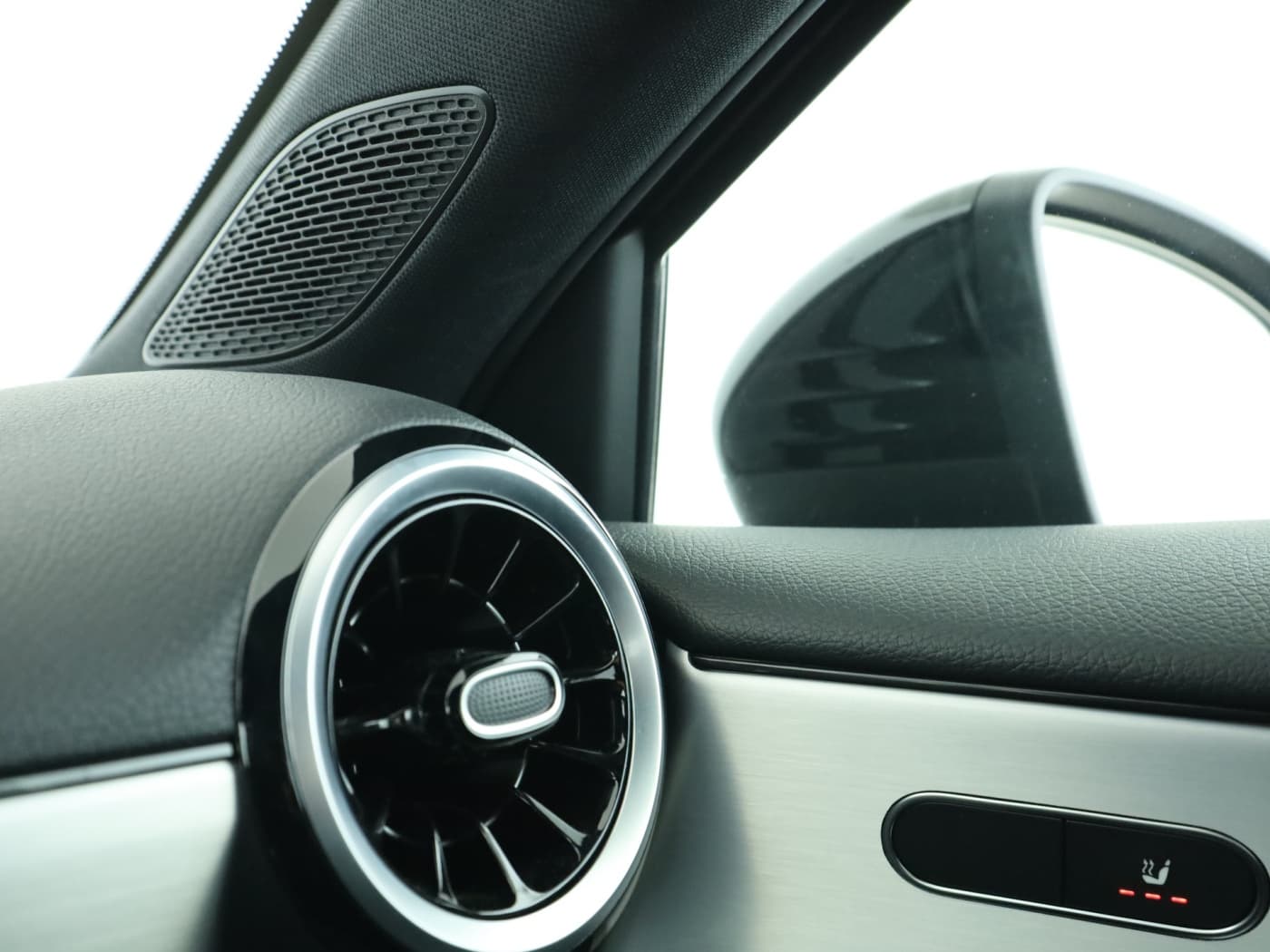 Mercedes-Benz A 250 e Lim Bild 16