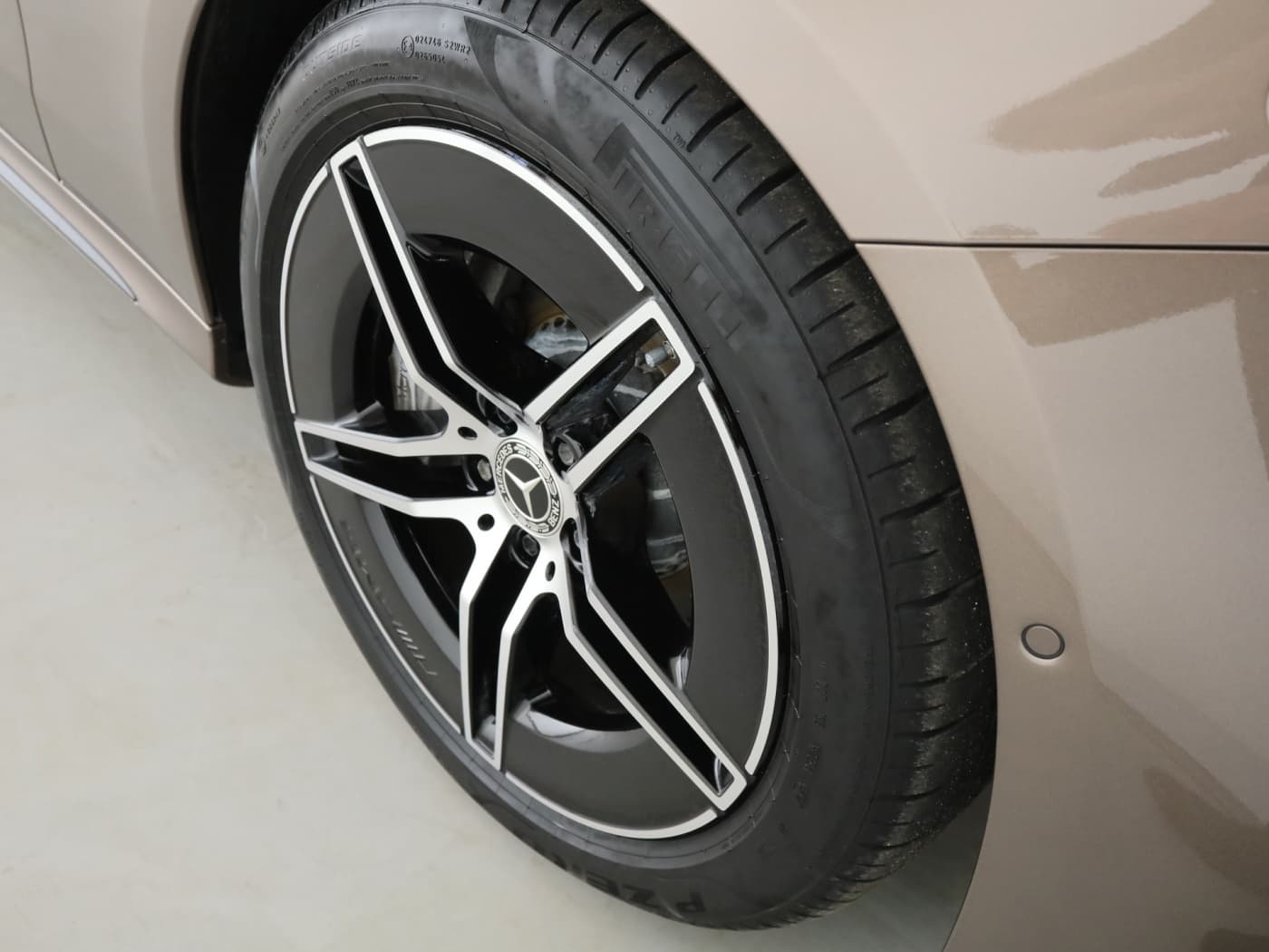 Mercedes-Benz E 220 d Bild 21