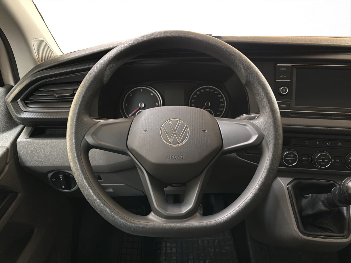 Volkswagen T6 Caravelle 2.0 TDI Bild 10