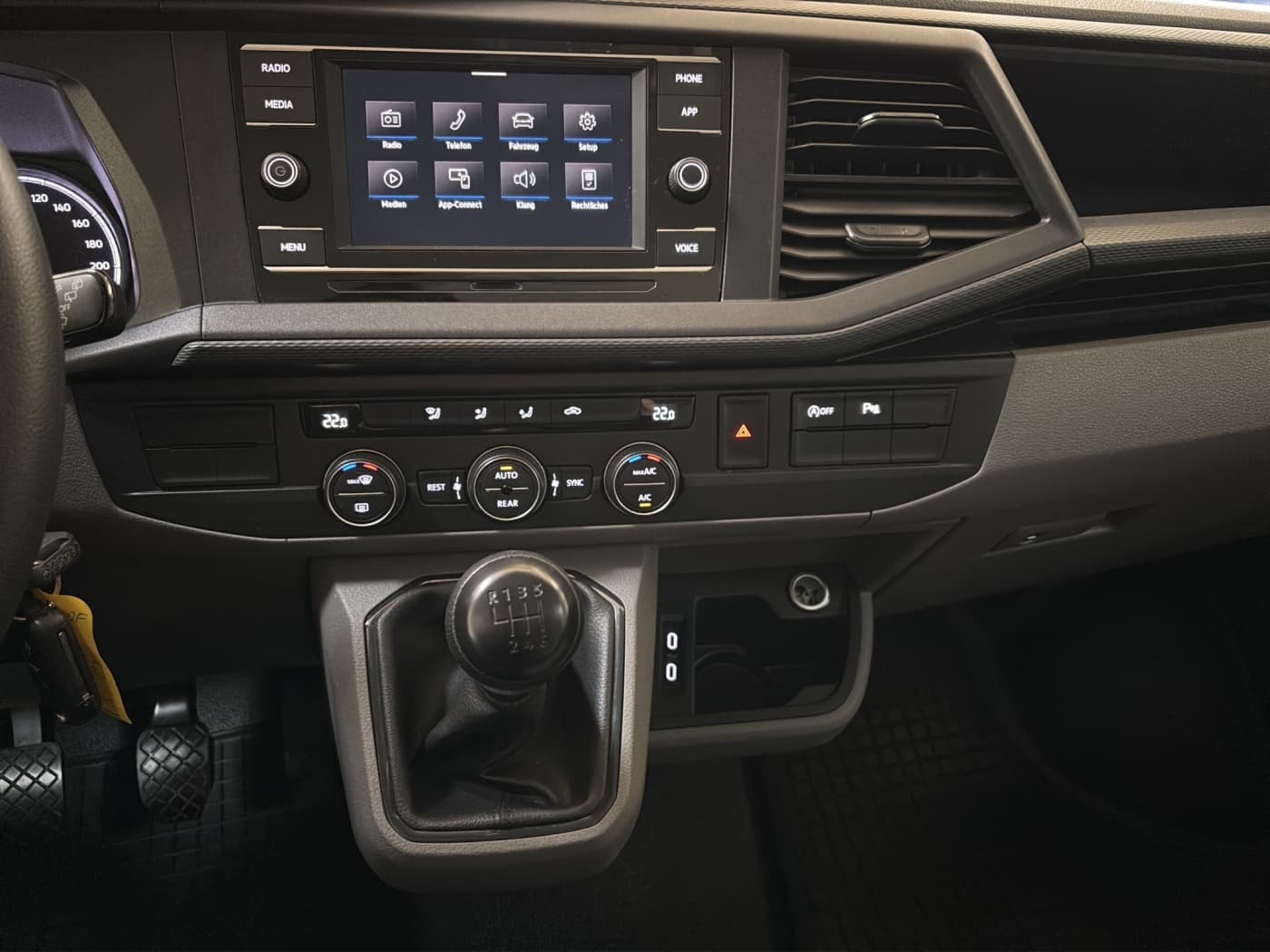 Volkswagen T6 Caravelle 2.0 TDI Bild 13