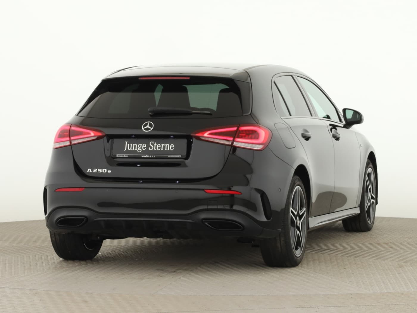 Mercedes-Benz A 250 e Bild 2