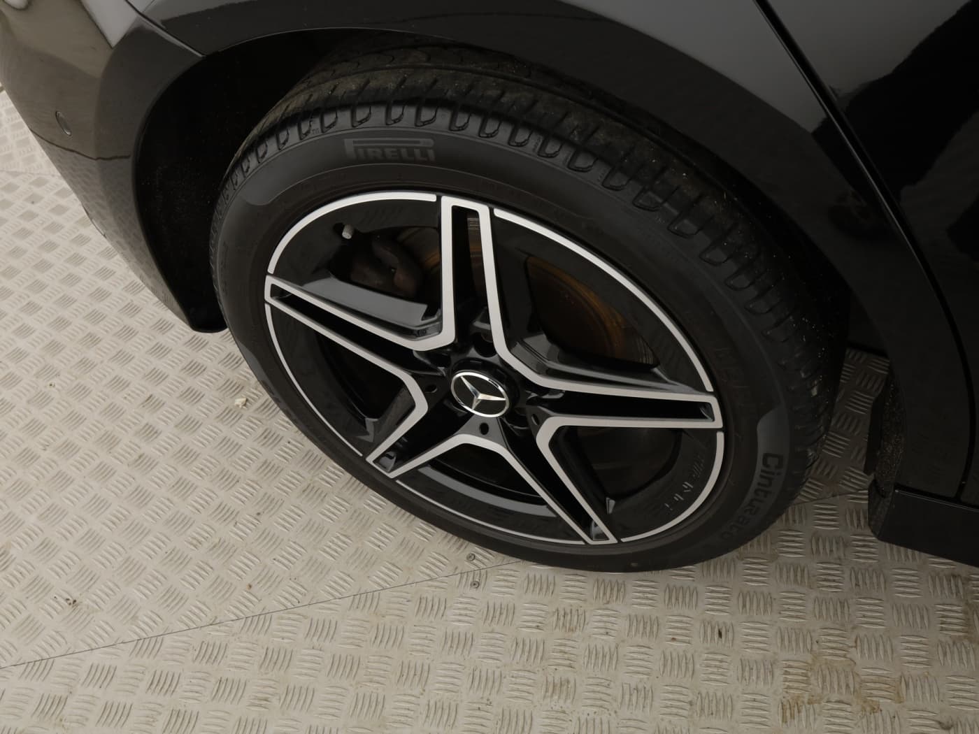 Mercedes-Benz A 250 e Bild 21