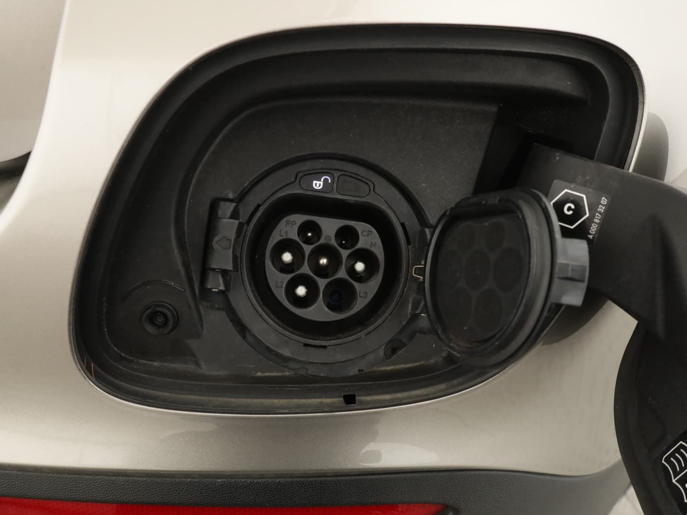 Mercedes-Benz GLC 300 de 4M Bild 25