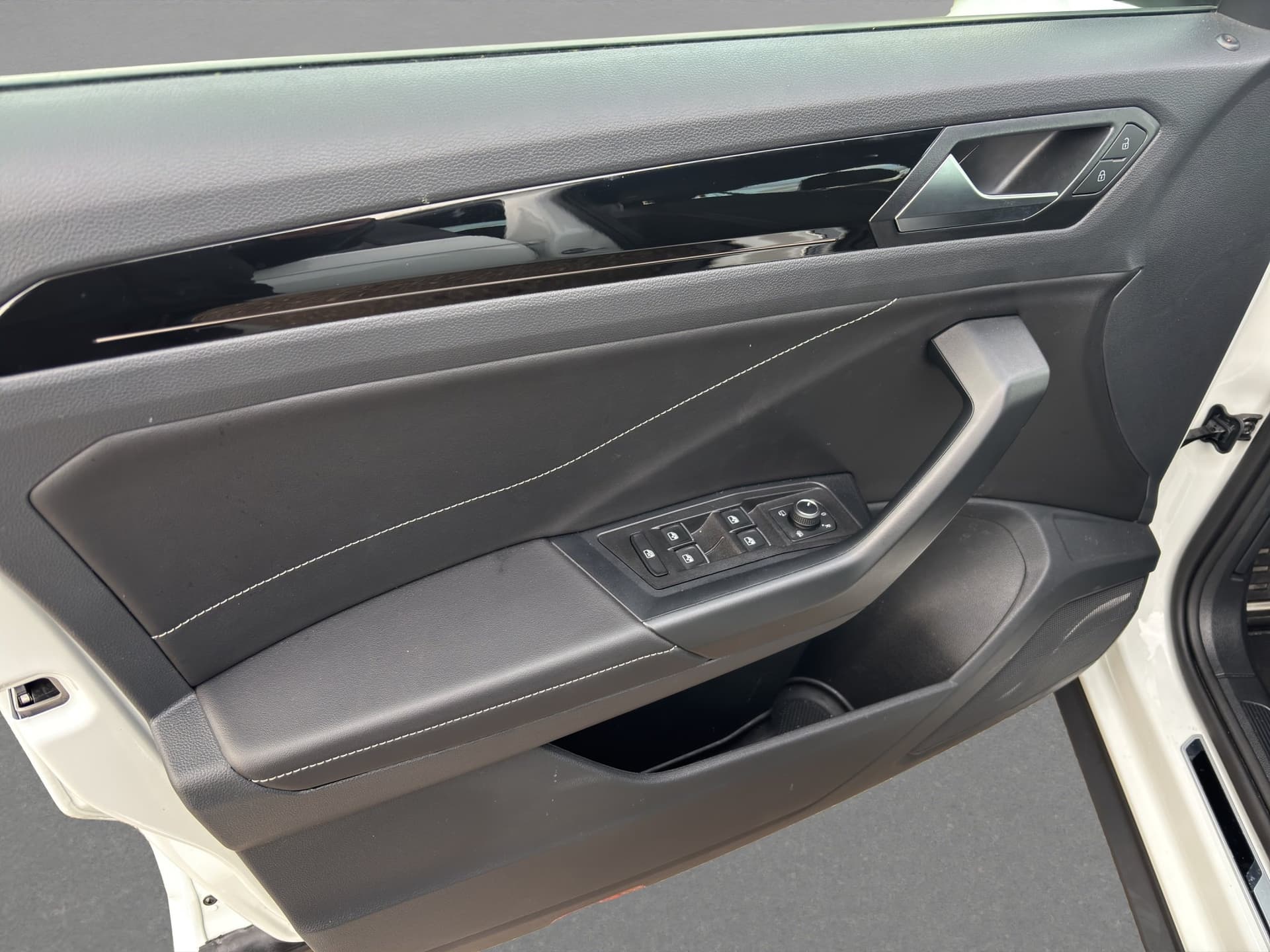 Volkswagen T-Roc R-Line 1.5 TSI 150 PS DSG AHK NAVI ACC Bild 15