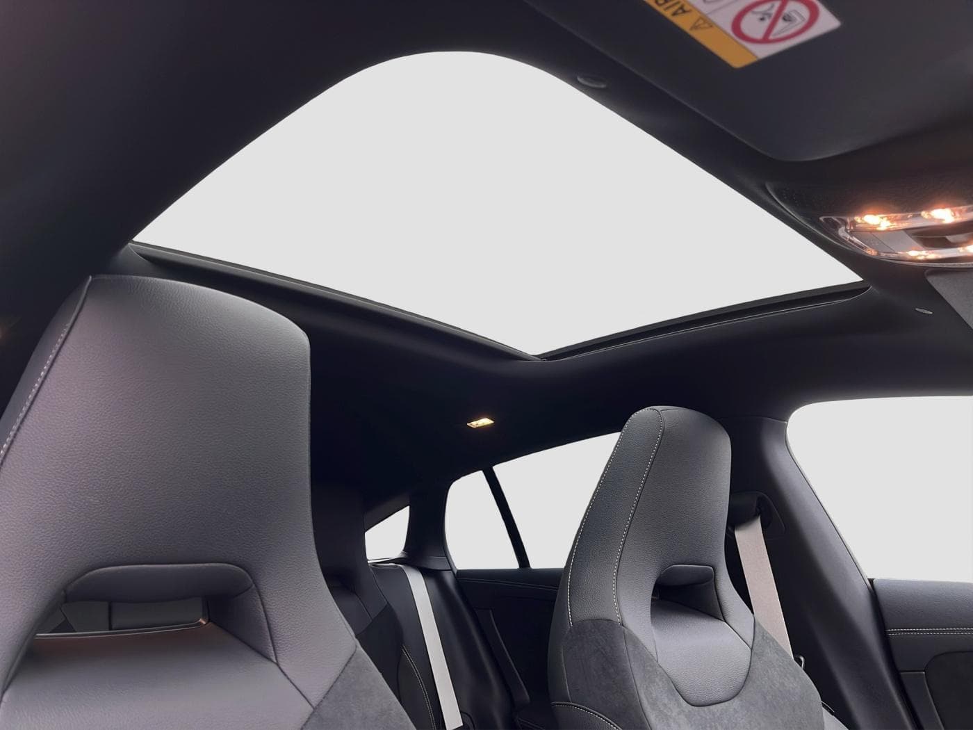 Mercedes-Benz CLA 200 Shooting Brake Bild 14