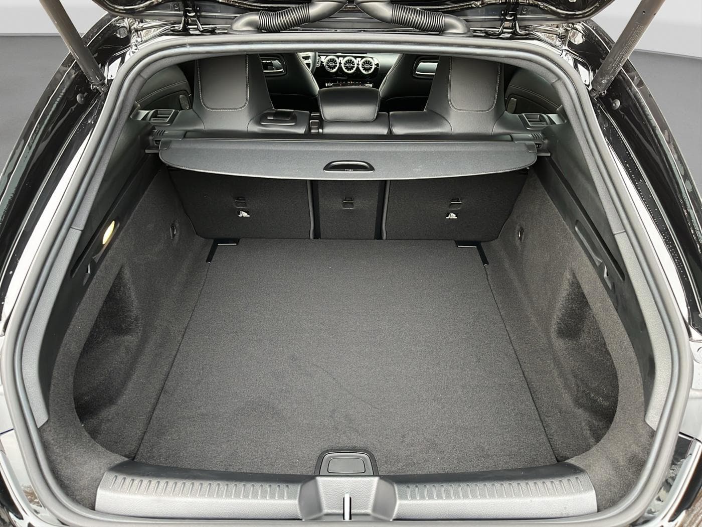 Mercedes-Benz CLA 200 Shooting Brake Bild 16