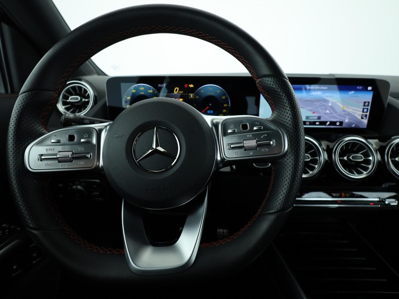 Mercedes-Benz GLA 250 e Bild 11