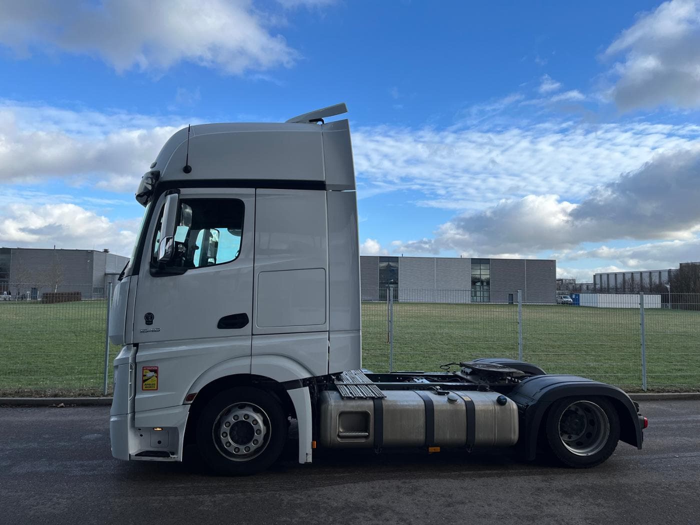 Mercedes-Benz Actros 1848 LS nRL GigaSpace Bild 2