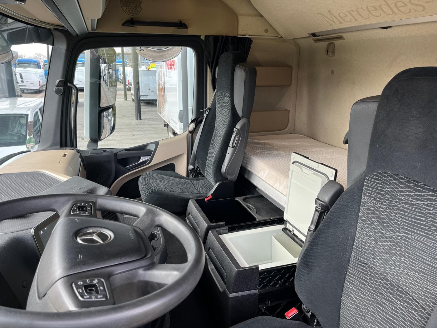 Mercedes-Benz Actros 1848 LS nRL GigaSpace Bild 9