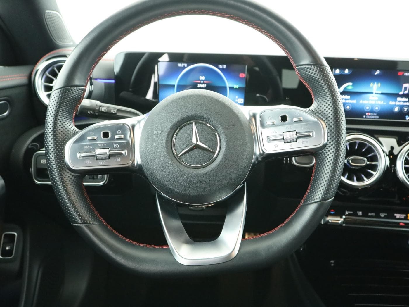 Mercedes-Benz CLA 250 e SB Bild 11