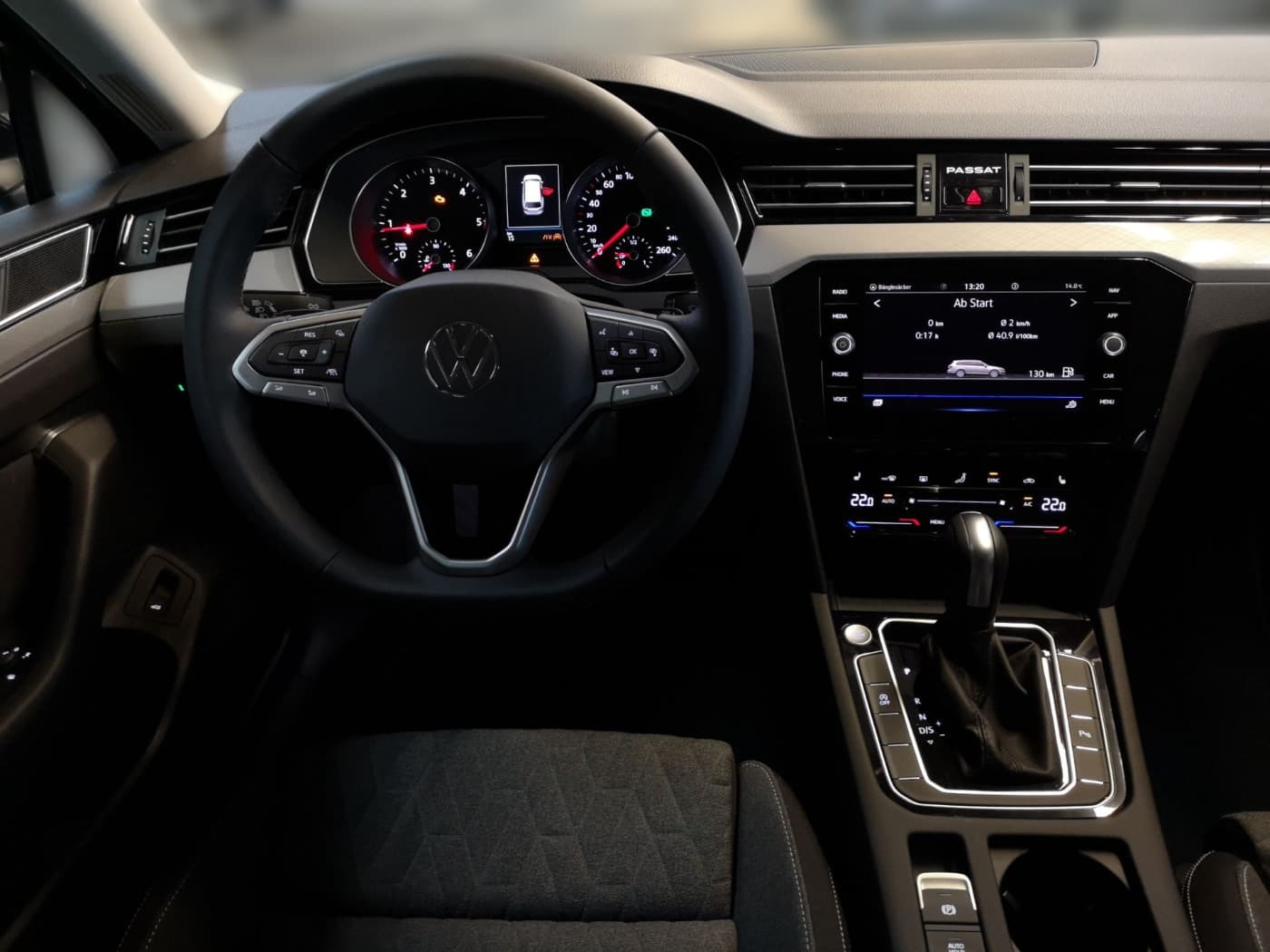 Volkswagen Passat Variant Business 2.0 l TDI DSG Bild 10