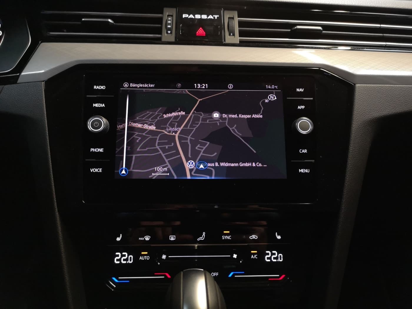 Volkswagen Passat Variant Business 2.0 l TDI DSG Bild 13