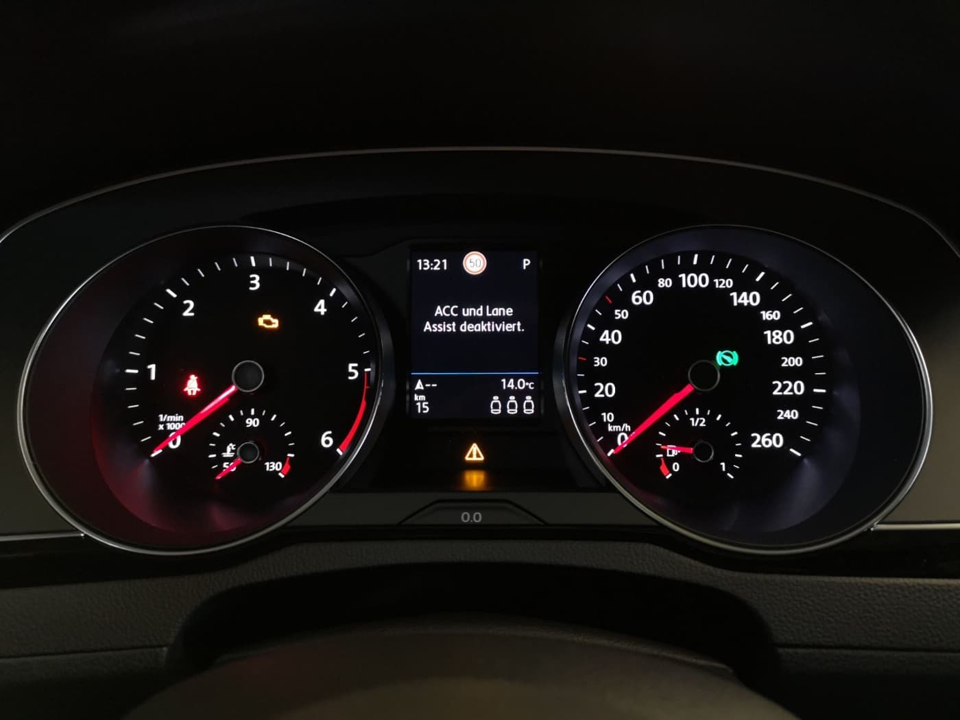 Volkswagen Passat Variant Business 2.0 l TDI DSG Bild 14