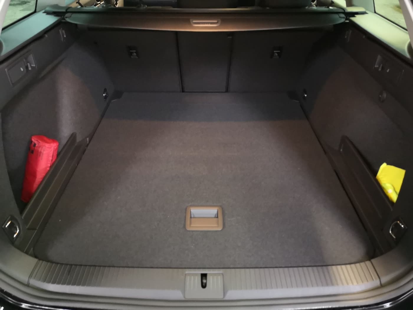 Volkswagen Passat Variant Business 2.0 l TDI DSG Bild 15