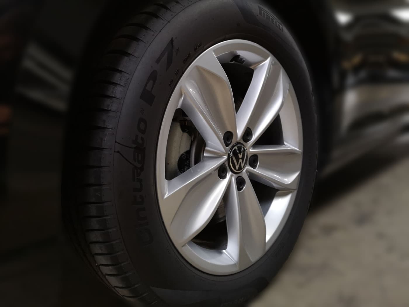 Volkswagen Passat Variant Business 2.0 l TDI DSG Bild 7