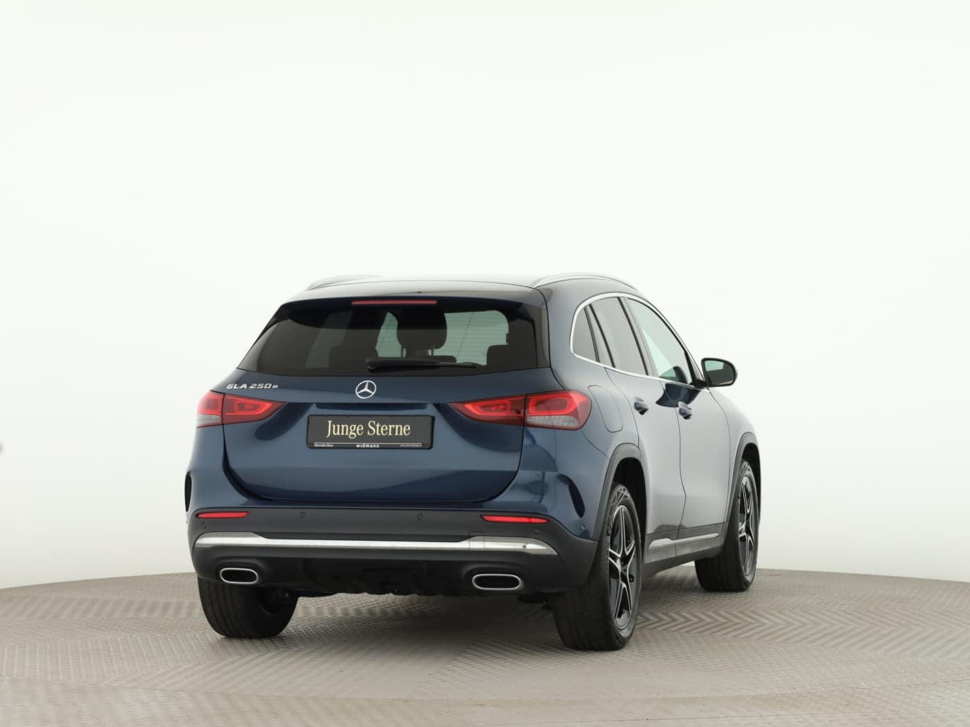 Mercedes-Benz GLA 250 e Bild 2