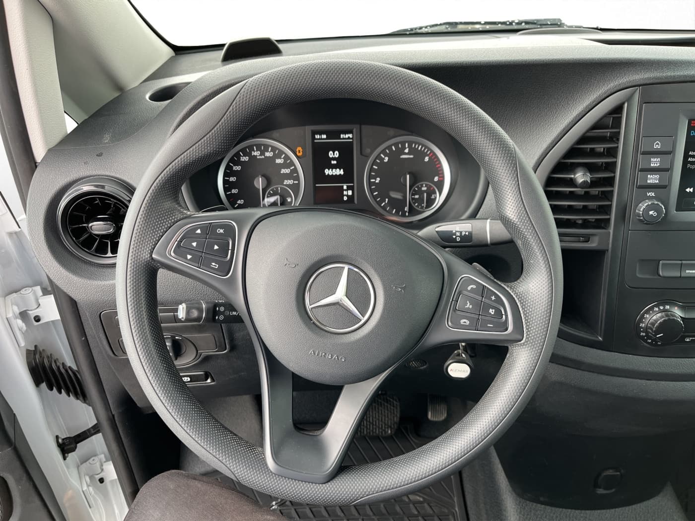 Mercedes-Benz Vito 116 CDI Kasten Extralang Bild 9