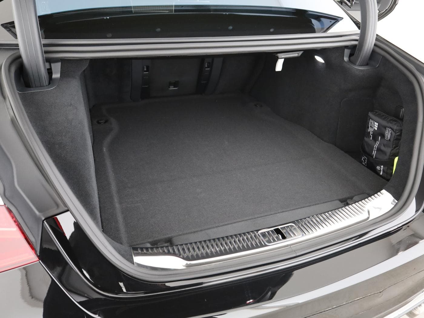 Mercedes-Benz S 63 E AMG Performance Limousine lang Bild 23