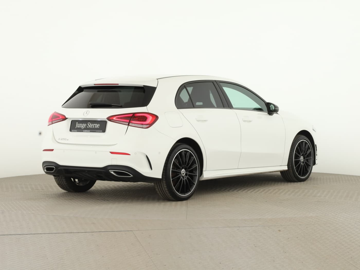 Mercedes-Benz A 250 e Bild 6