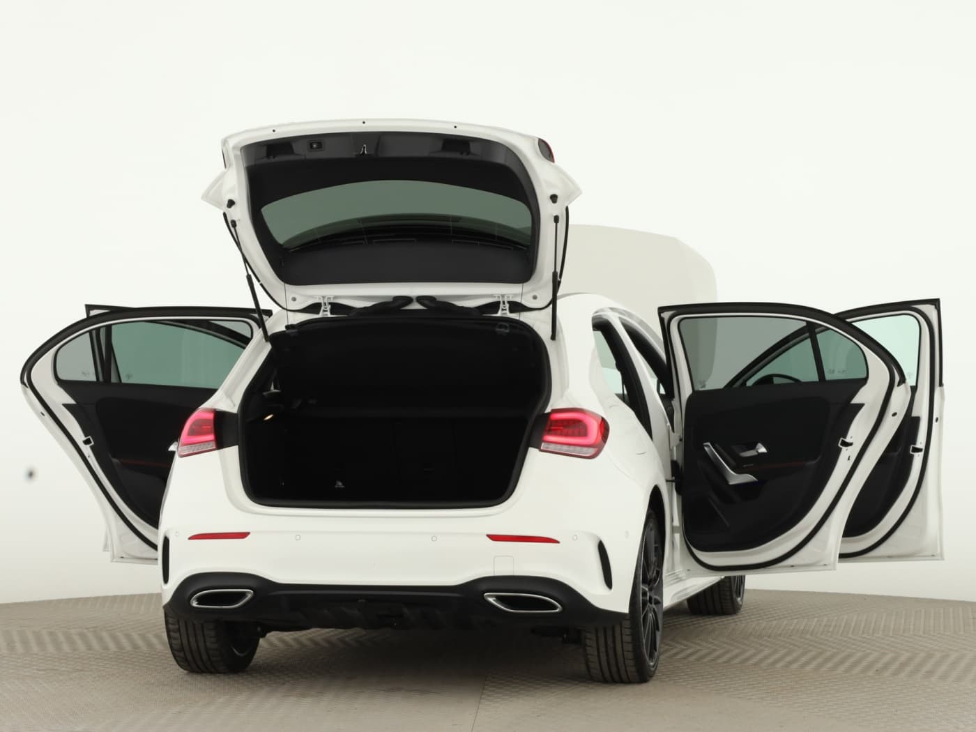 Mercedes-Benz A 250 e Bild 9