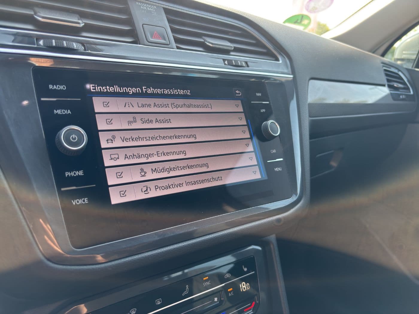 Volkswagen Tiguan Allspace Life 1.5 TSI 150 PS DSG AHK Standheizung NAVI ACC Bild 23