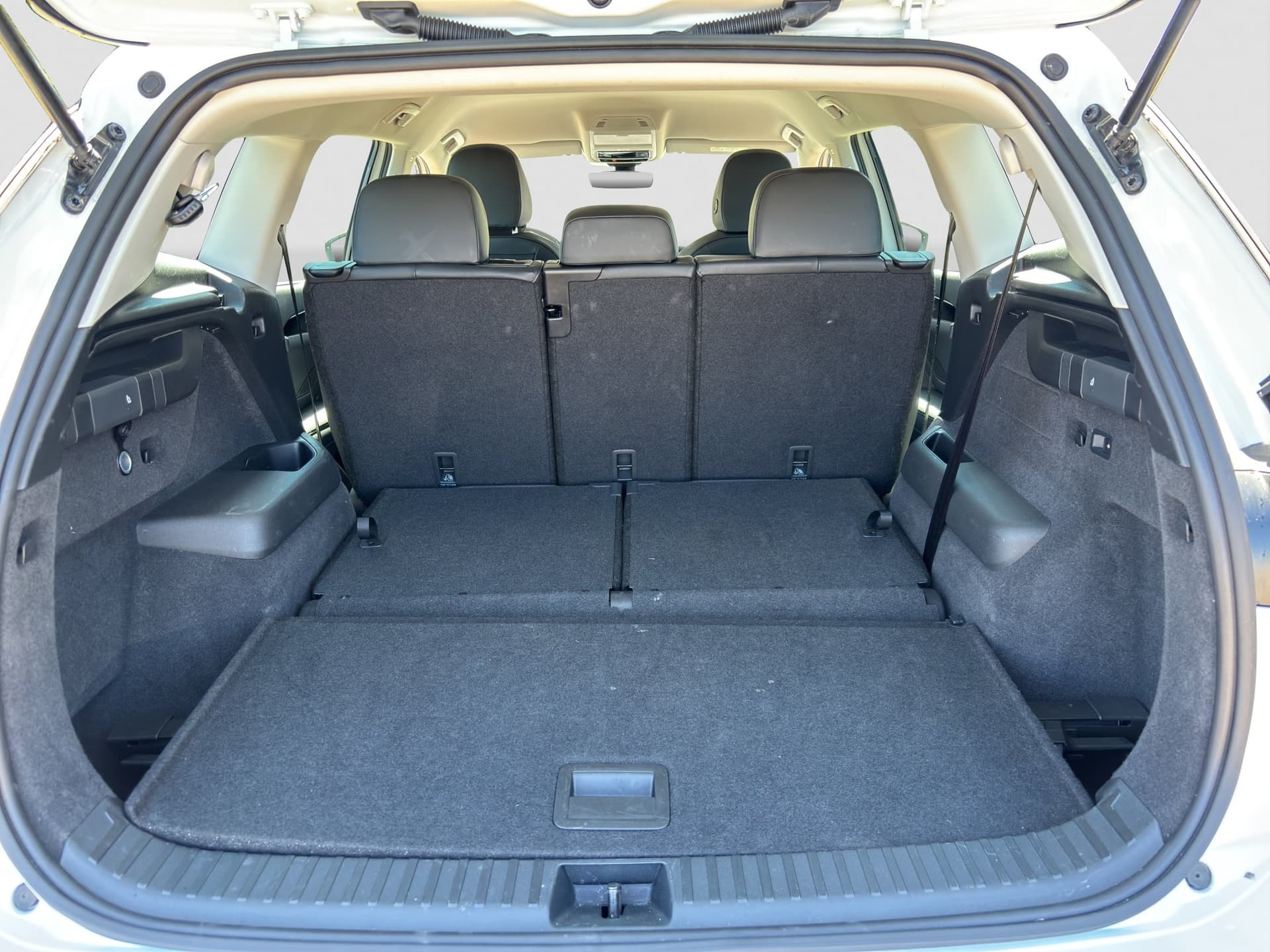 Volkswagen Tayron Life 1.5 eTSI 150 PS DSG AHK KAMERA 7-Sitze Bild 16
