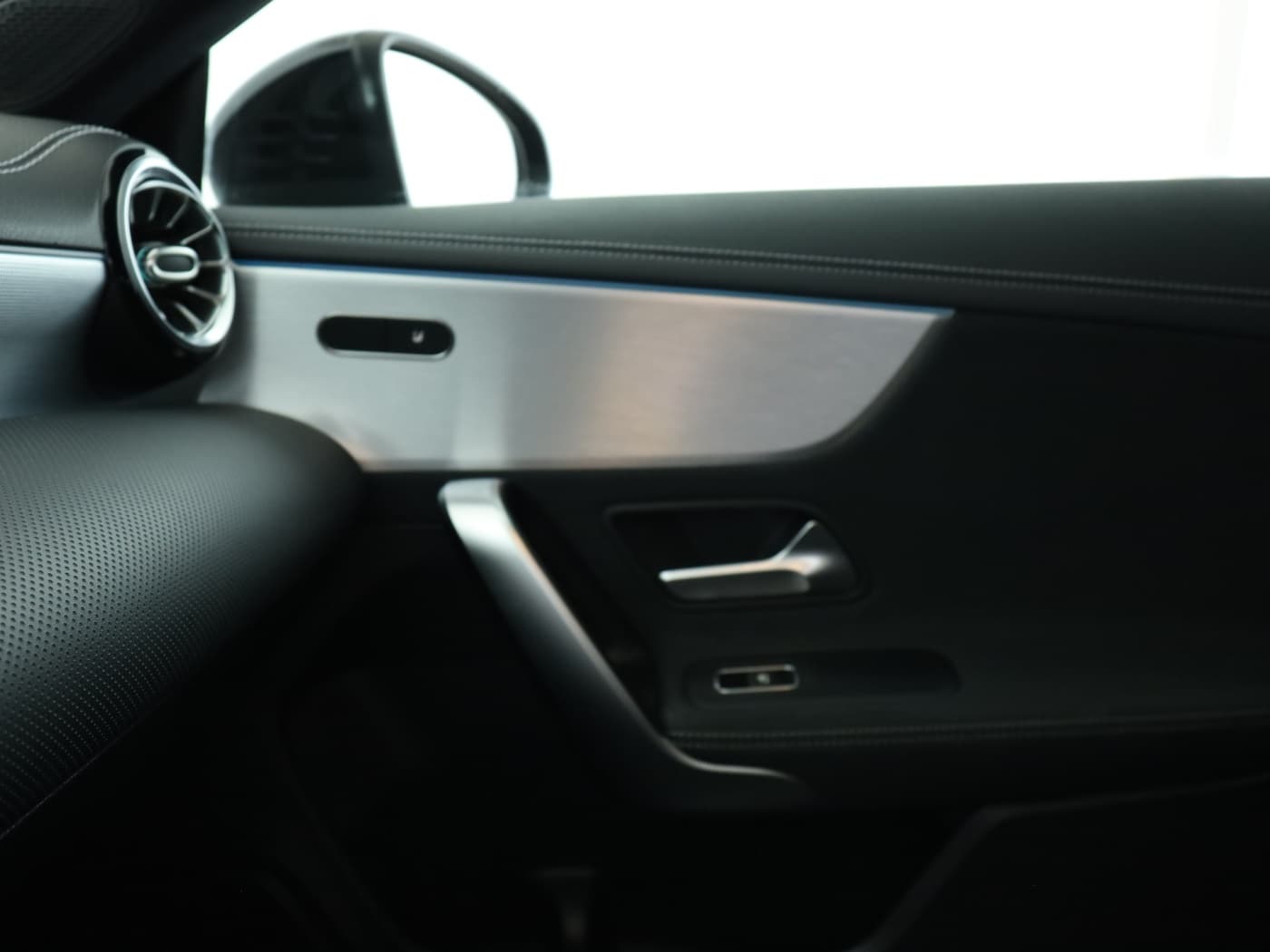 Mercedes-Benz CLA 250 e SB Bild 16