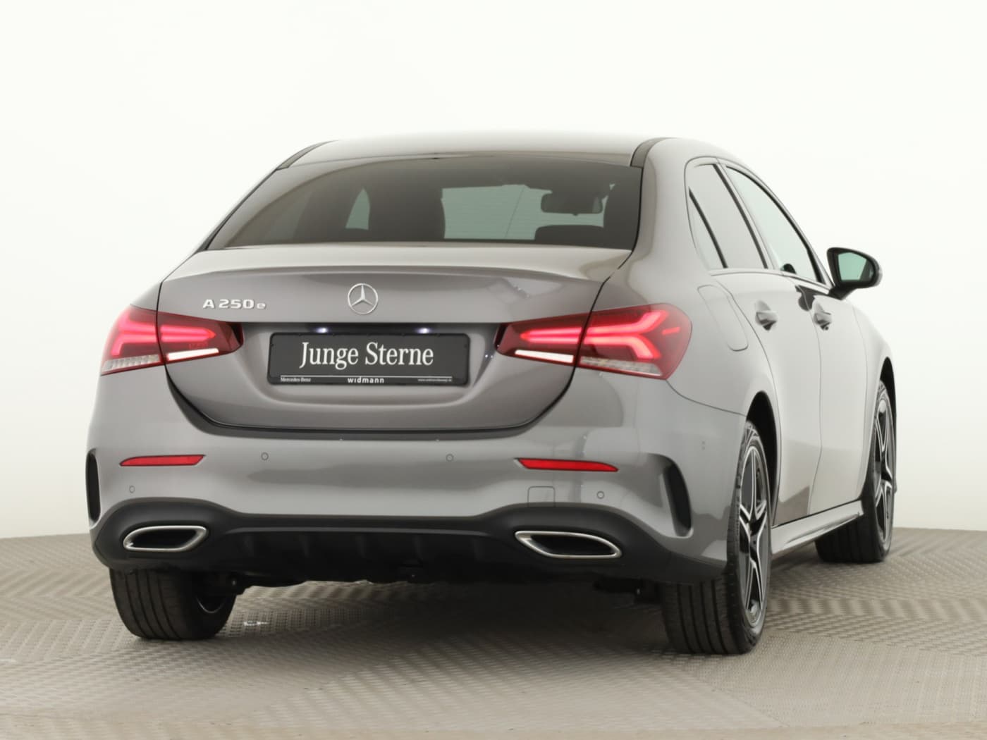 Mercedes-Benz A 250 e Lim Bild 2