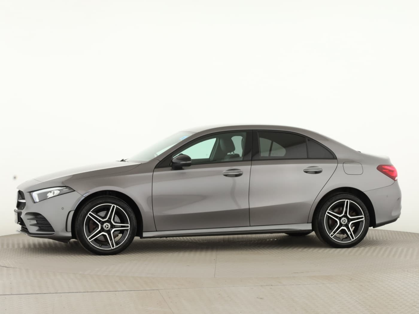 Mercedes-Benz A 250 e Lim Bild 7