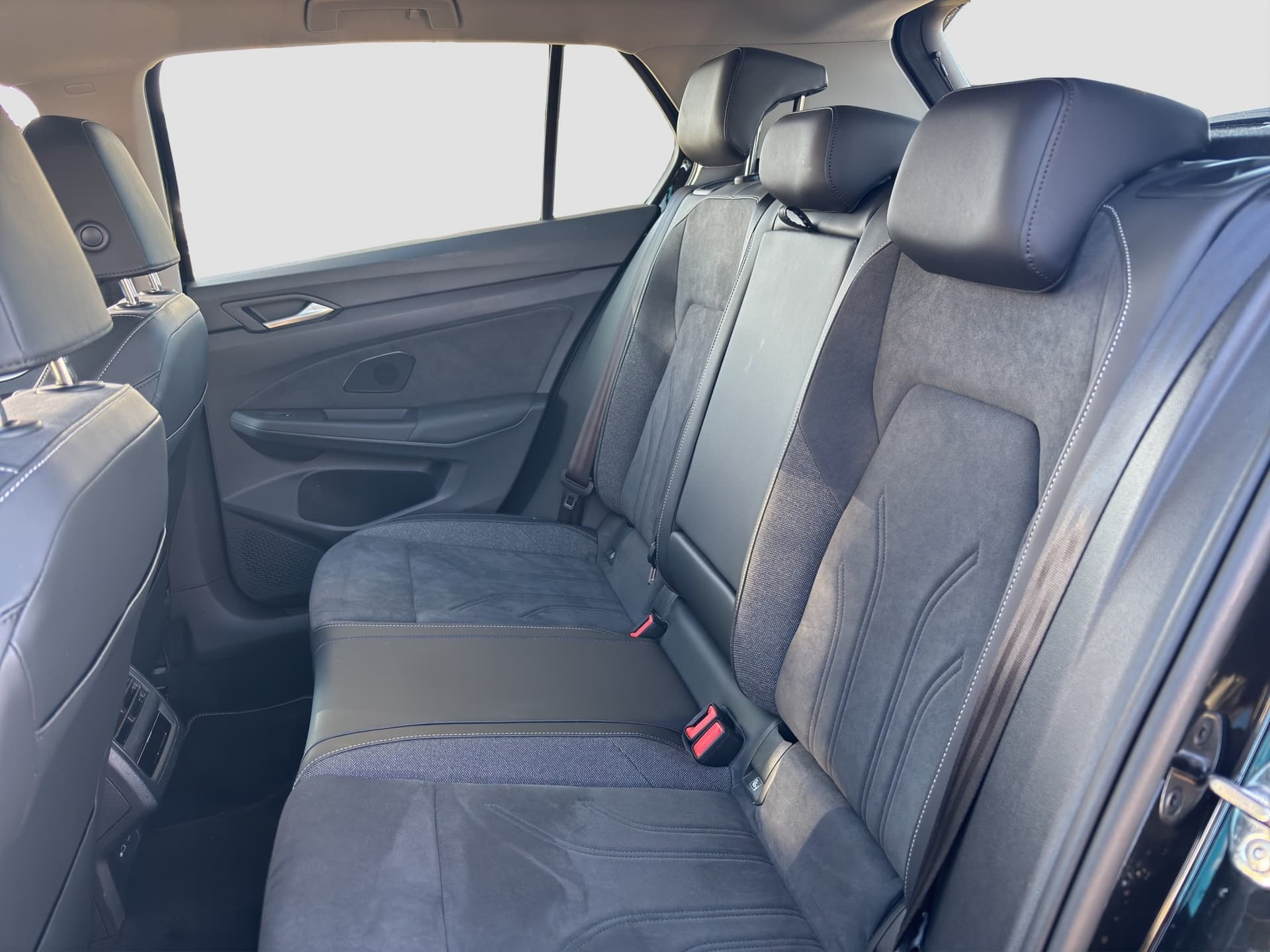 Volkswagen Golf Life 1.5 eTSI 115 PS DSG ACC Harman Kardon Bild 15