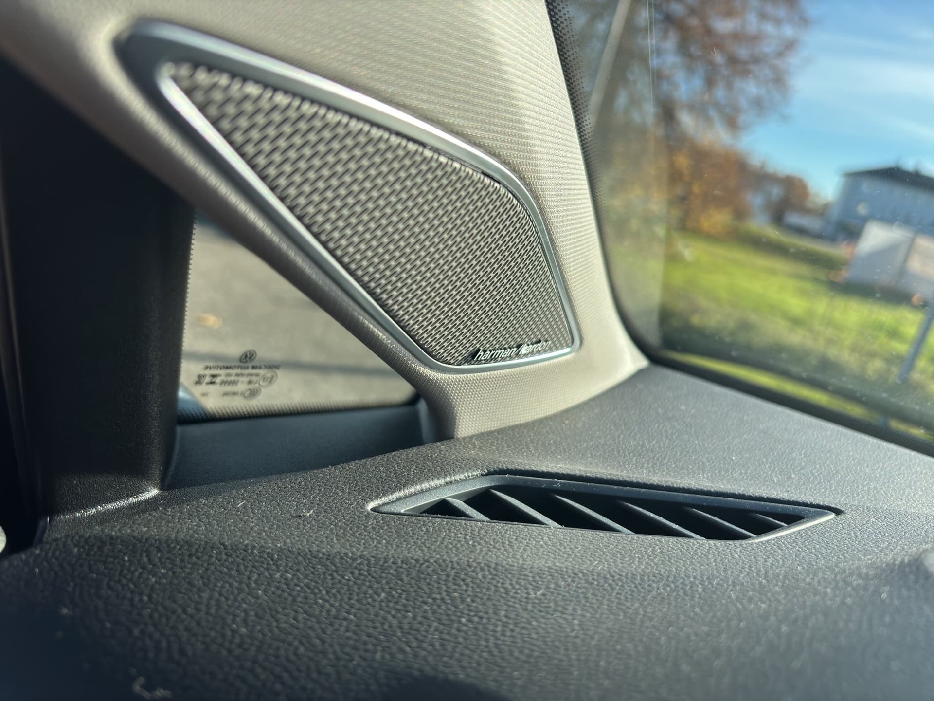 Volkswagen Golf Life 1.5 eTSI 115 PS DSG ACC Harman Kardon Bild 23